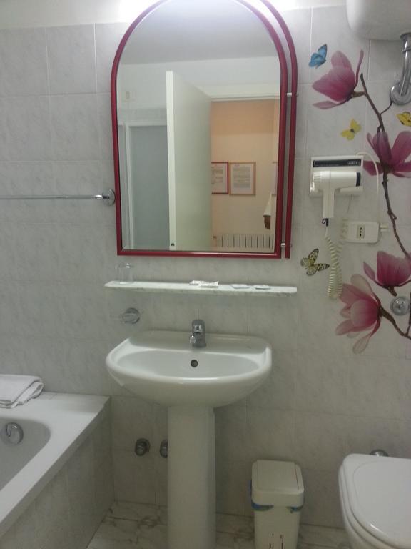 Camere Da Aldo In Centro Sirolo Bilik gambar